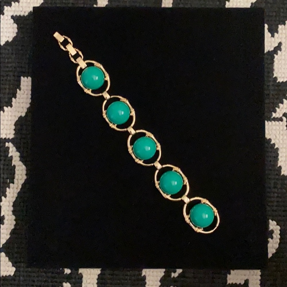 Susan Shaw emerald and gold clasp bracelet